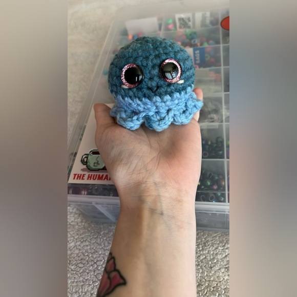 Crocheted Pocket Octo 🐙 - Picture 2 of 9